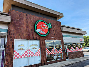Lindsey's Pizza