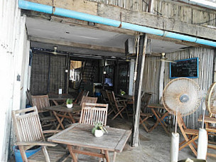 La Baraka Lounge Bar And Restaurant