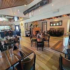 El Cazador Restaurant Bar