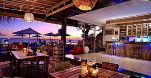 La Chill Bar Restaurant Senggigi, Lombok