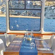 Cabo Wave Luxury Dinner Cruise