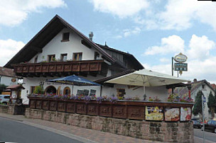 Café Dorfstübel Am Schuhmuseum