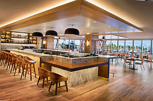 100 Sails Restaurant Bar