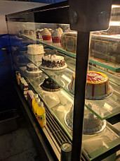 North Pole Desserts- Cake, Ice Cream, Waffles And Milkshake Shop
