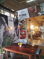 ភីហ្សា ខិននេកសិន Pizza Connection
