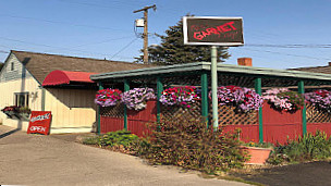 The Garnet Cafe
