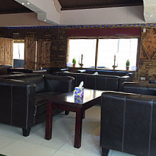 Damas Lounge