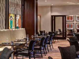 Centric Bar and Grill at the Marriott Dallas
