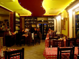Meze-Bar im Oinothiki Sirtakias
