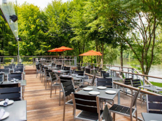 River: A Waterfront Restaurant Bar