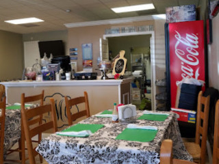Minnie's Daughter Catering And Cafe