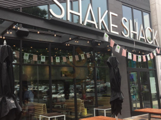 Shake Shack Perimeter Mall