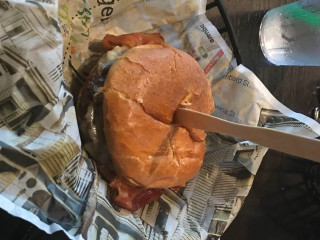 Wahlburgers