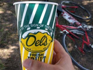 Del's Lemonade Refreshments