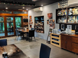 Portico Restaurant Lounge Bar