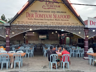 Der Tomyam Seafood