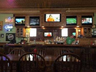 Willie's Sports Grill
