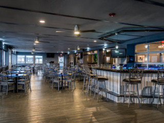 The Edge Lakeside Restaurant Bar