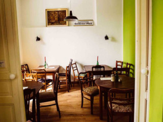 Wulberts Café Und