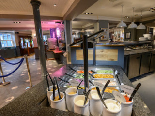 Henbury Arms Stonehouse Pizza Carvery