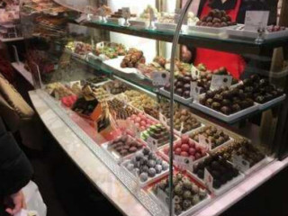 Godiva Chocolatier