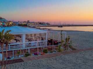 Seasons Beach Bar Restaurant