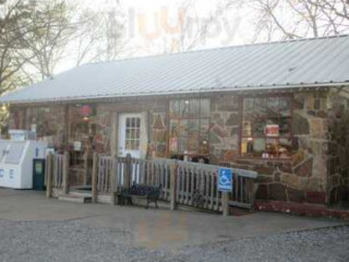 Lil's Chuckwagon And Rodeo Store