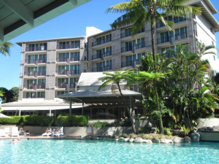 Mizuna at Novotel Cairns Oasis Resort