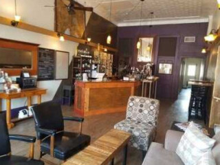 5 West Coffee Wine Lounge