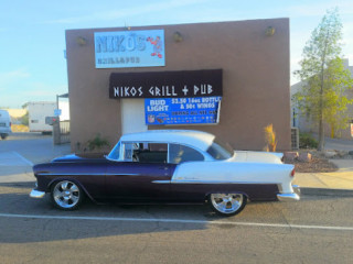 Niko’s Grill and Pub