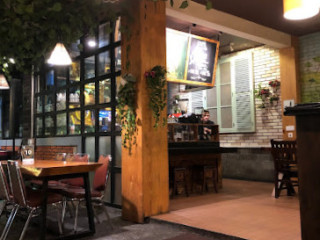 Simpang Luwe Cafe Resto