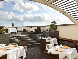 Vesuvio Roof Bar Restaurant By “una Cucina”