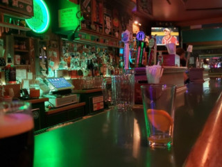 Heenan's Irish Pub