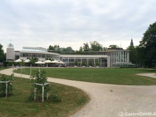 Kongresshaus mit Rosengarten