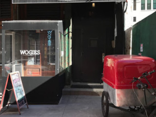 Wogies Bar & Grill