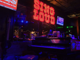 Pete's Dueling Piano Fort Worth