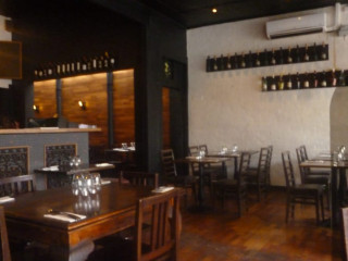Denn Bar & Restaurant