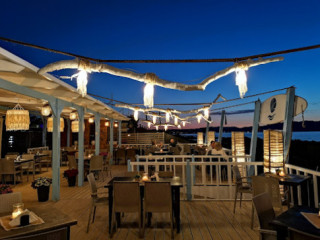 Me Gusta Beach Bar Restaurant