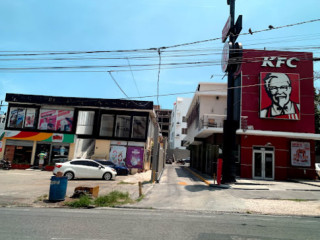 Kfc (kentucky Fried Chicken) • Gómez
