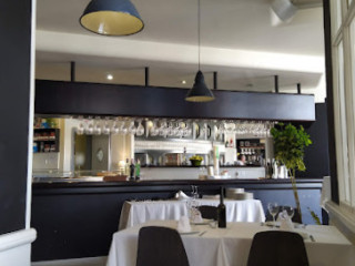 Vintage Restaurant &bar