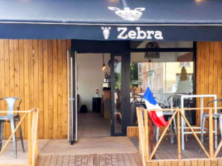 Zebra Rue De Paris