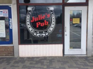Julies Pub