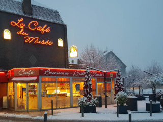 Le Café Du Musée