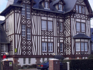 La Villa Des Houx