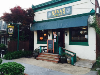 Nana's Irish Pub