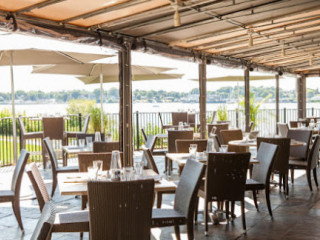 Boat House Waterfront Dining