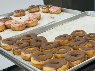 Daviss Donuts Deli
