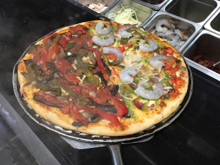 Silvio's Newtown Pizza