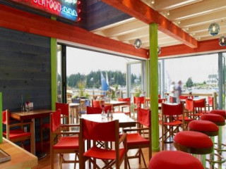 Oliver's At Cozy Harbor Wharf