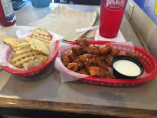 Md Pluckers Wing Factory Grill
